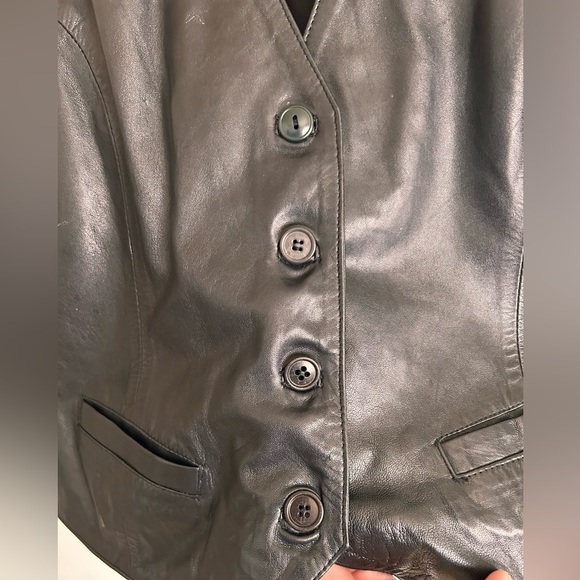 Leather vest - Picture 11 of 11